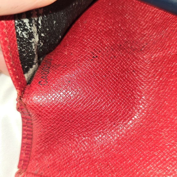 EUC Louis Vuitton Trifold Porte Tresor International Red Epi Wallet - Picture 4 of 11